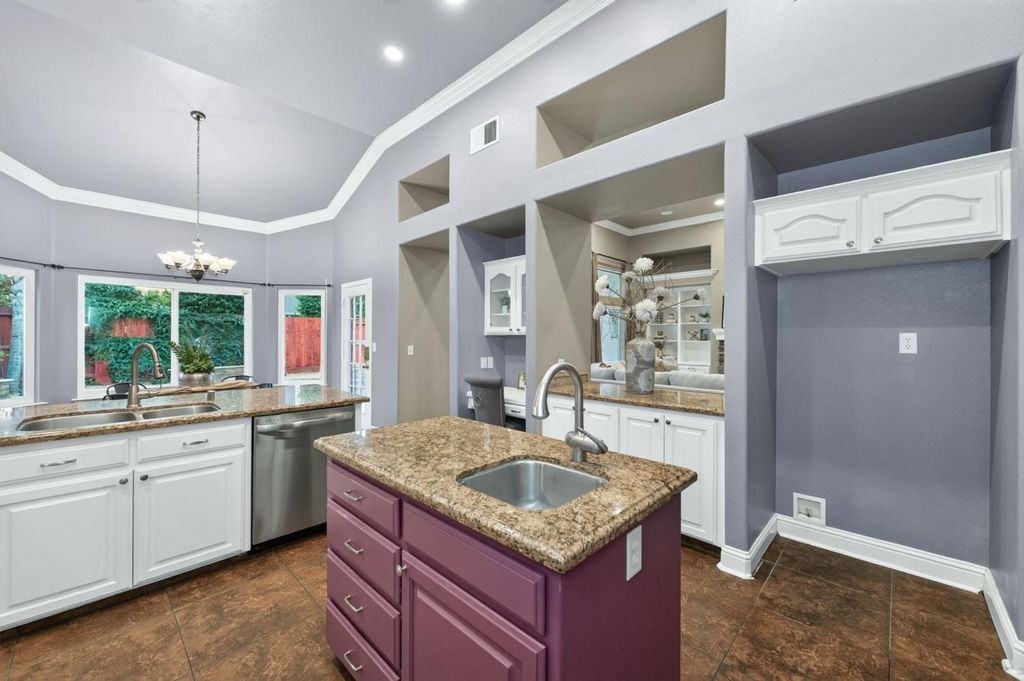 Image 21 of property listing at 220 W Serena Avenue, Clovis, CA 93619