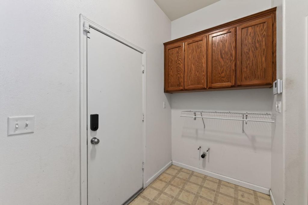 Image 37 of property listing at 220 W Serena Avenue, Clovis, CA 93619