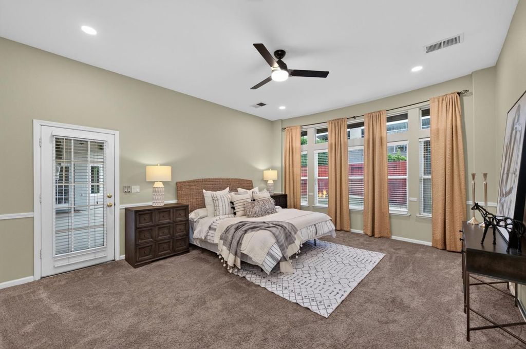 Image 38 of property listing at 220 W Serena Avenue, Clovis, CA 93619