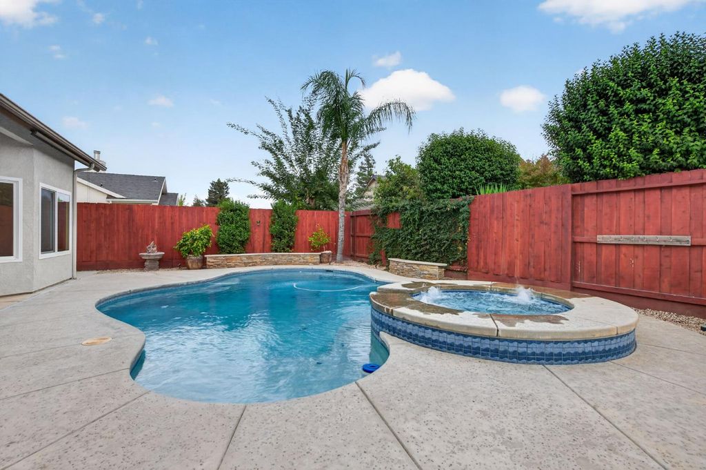 Image 49 of property listing at 220 W Serena Avenue, Clovis, CA 93619