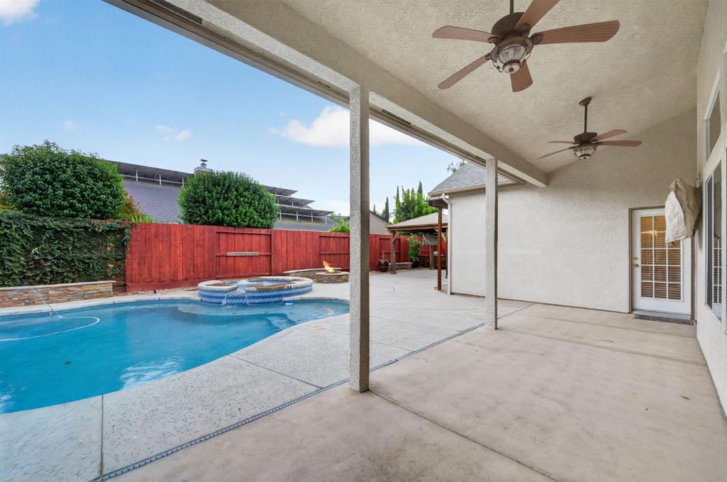 Image 52 of property listing at 220 W Serena Avenue, Clovis, CA 93619
