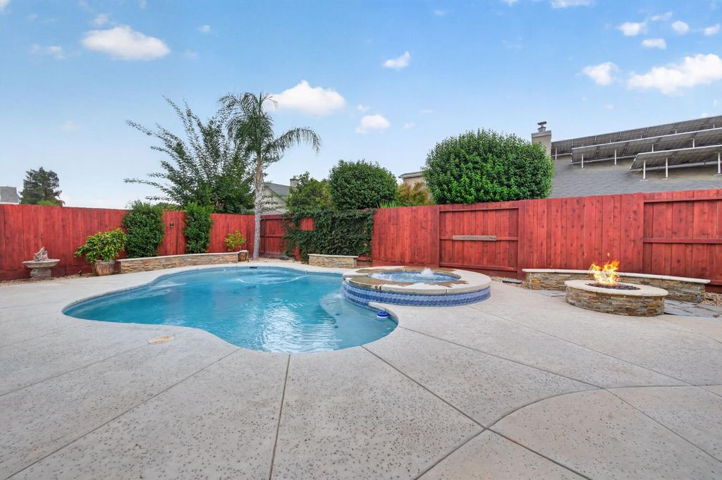Image 53 of property listing at 220 W Serena Avenue, Clovis, CA 93619