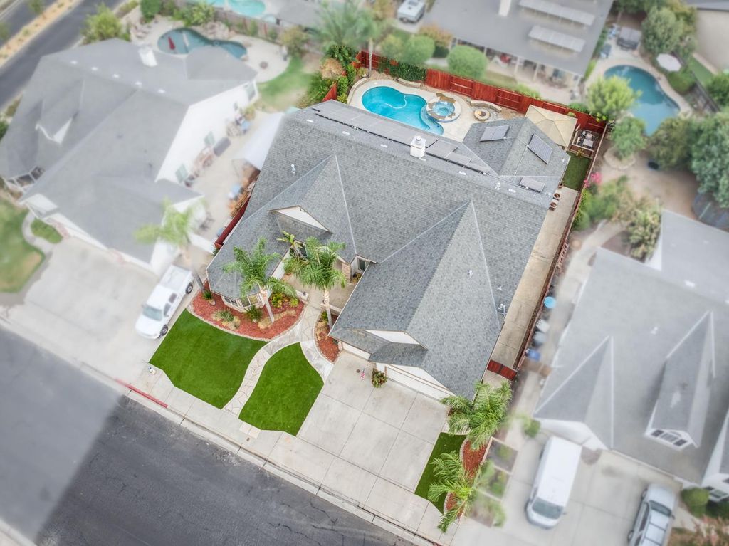 Image 54 of property listing at 220 W Serena Avenue, Clovis, CA 93619