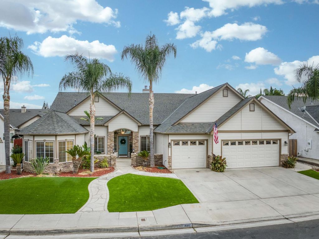 Image 62 of property listing at 220 W Serena Avenue, Clovis, CA 93619