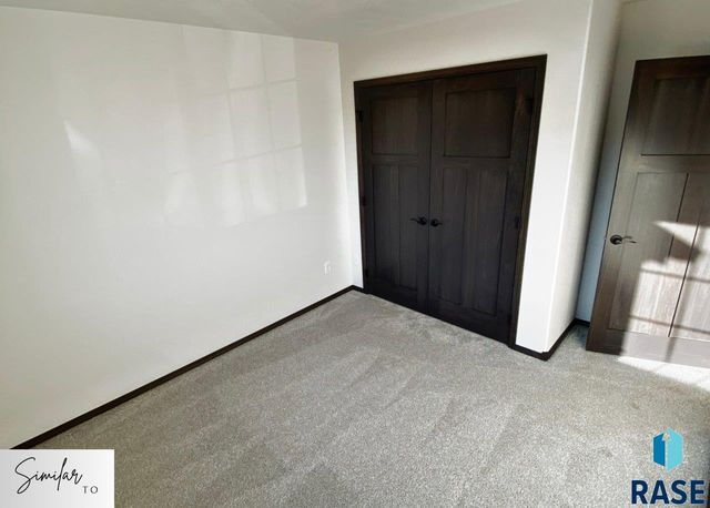 523 Brookside Pl Place, Harrisburg, SD 57032