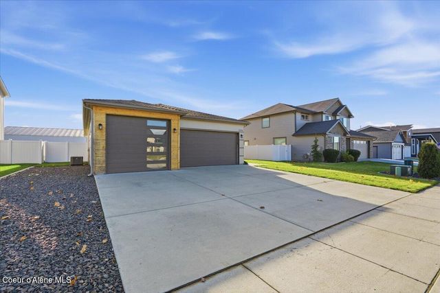 3294 W Giovanni LN, Hayden, ID 83835