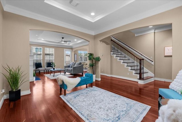 5624 Dolores St, Houston, TX 77057
