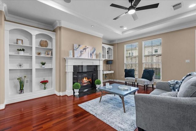 5624 Dolores St, Houston, TX 77057