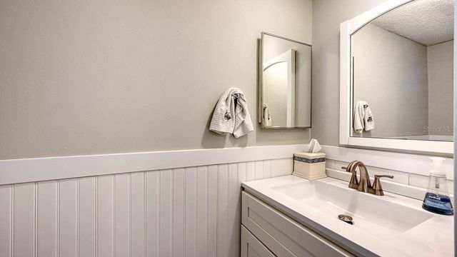 10125 W MANATEE AVENUE W D2, Bradenton, FL 34209