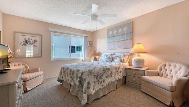 10125 W MANATEE AVENUE W D2, Bradenton, FL 34209