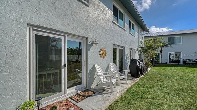 10125 W MANATEE AVENUE W D2, Bradenton, FL 34209