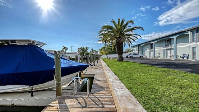 10125 W MANATEE AVENUE W D2, Bradenton, FL 34209