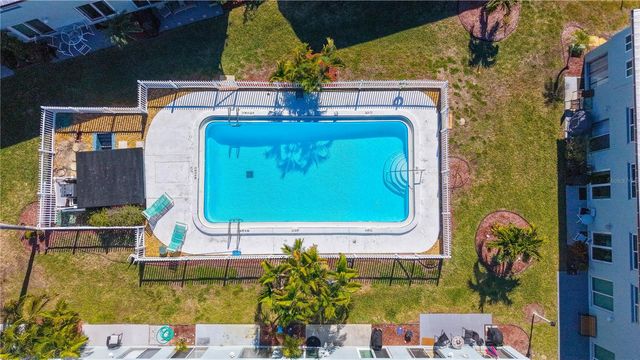 10125 W MANATEE AVENUE W D2, Bradenton, FL 34209