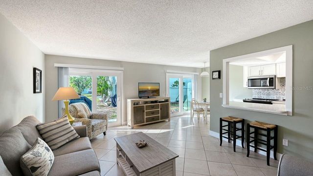 10125 W MANATEE AVENUE W D2, Bradenton, FL 34209