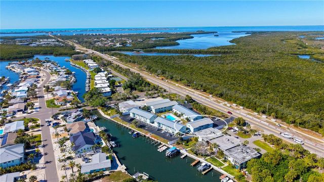 10125 W MANATEE AVENUE W D2, Bradenton, FL 34209