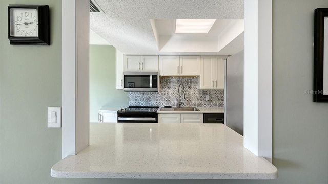 10125 W MANATEE AVENUE W D2, Bradenton, FL 34209