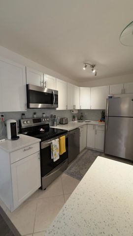 702 SE 2nd Avenue SE 405, Deerfield Beach, FL 33441