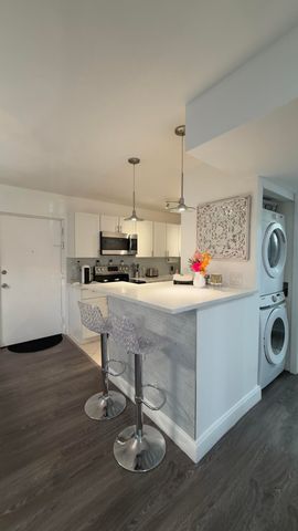 702 SE 2nd Avenue SE 405, Deerfield Beach, FL 33441