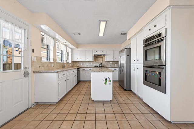 20806 Harvest Hill Lane, Houston, TX 77073