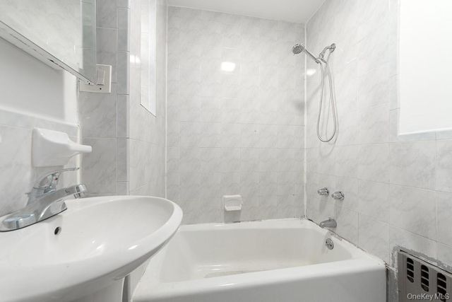 543 Miller Avenue, Brooklyn, NY 11207