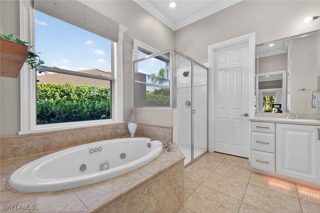 24920 Divot DR, Bonita Springs, FL 34135