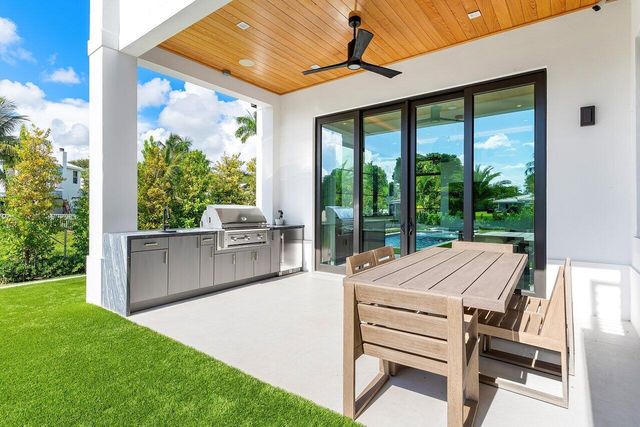 830 Lake Shore Drive, Delray Beach, FL 33444