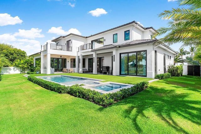 830 Lake Shore Drive, Delray Beach, FL 33444