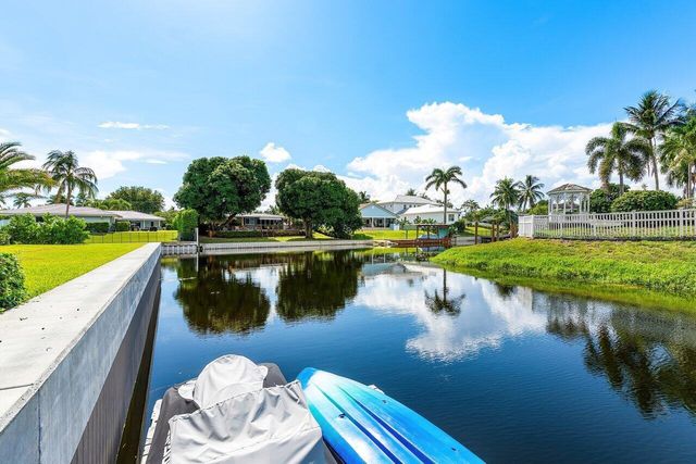 830 Lake Shore Drive, Delray Beach, FL 33444