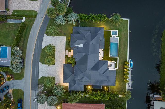 830 Lake Shore Drive, Delray Beach, FL 33444