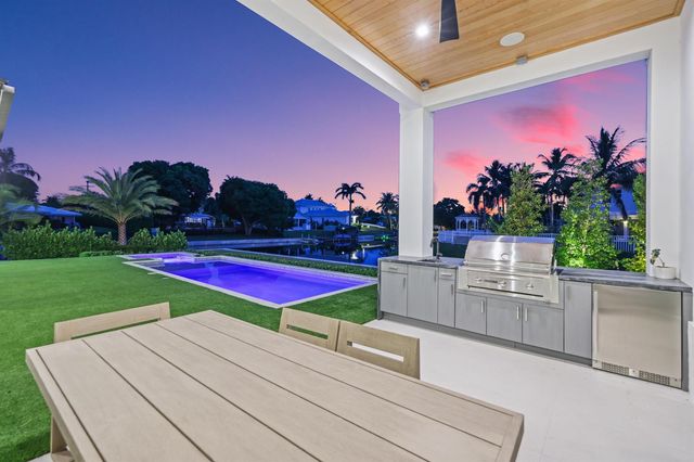 830 Lake Shore Drive, Delray Beach, FL 33444