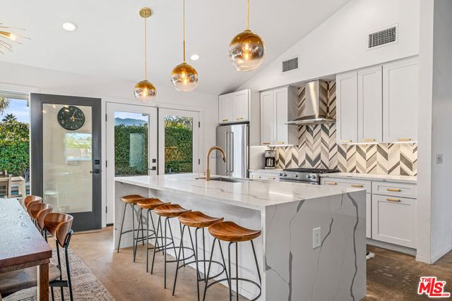 2251 E Calle Papagayo, Palm Springs, CA 92262