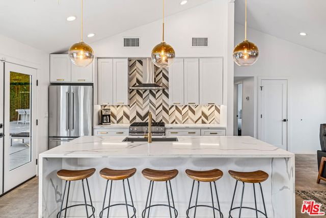 2251 E Calle Papagayo, Palm Springs, CA 92262