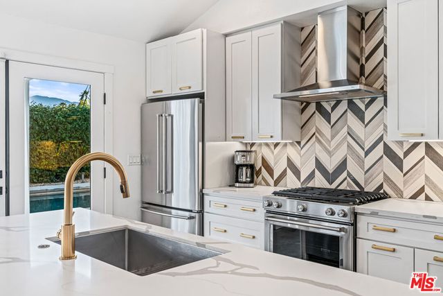 2251 E Calle Papagayo, Palm Springs, CA 92262