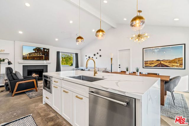 2251 E Calle Papagayo, Palm Springs, CA 92262