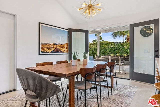 2251 E Calle Papagayo, Palm Springs, CA 92262