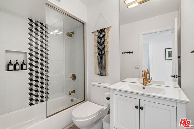 2251 E Calle Papagayo, Palm Springs, CA 92262