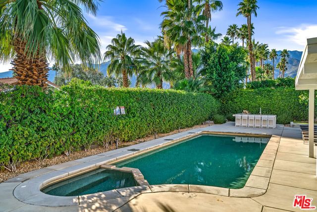 2251 E Calle Papagayo, Palm Springs, CA 92262