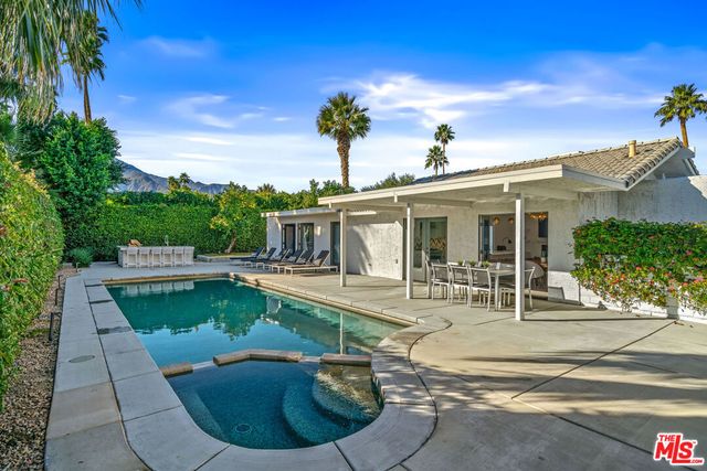 2251 E Calle Papagayo, Palm Springs, CA 92262