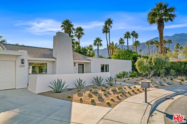 2251 E Calle Papagayo, Palm Springs, CA 92262
