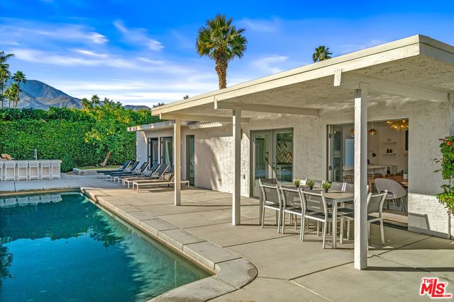 2251 E Calle Papagayo, Palm Springs, CA 92262