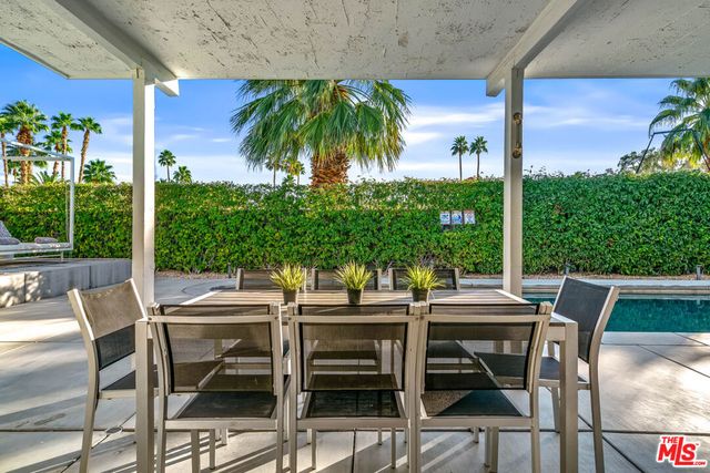 2251 E Calle Papagayo, Palm Springs, CA 92262