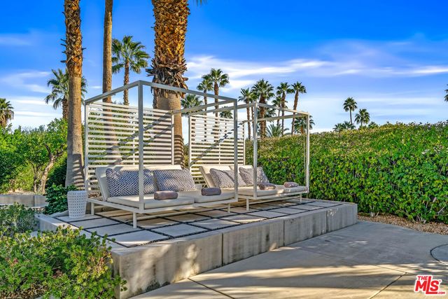2251 E Calle Papagayo, Palm Springs, CA 92262