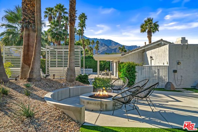 2251 E Calle Papagayo, Palm Springs, CA 92262