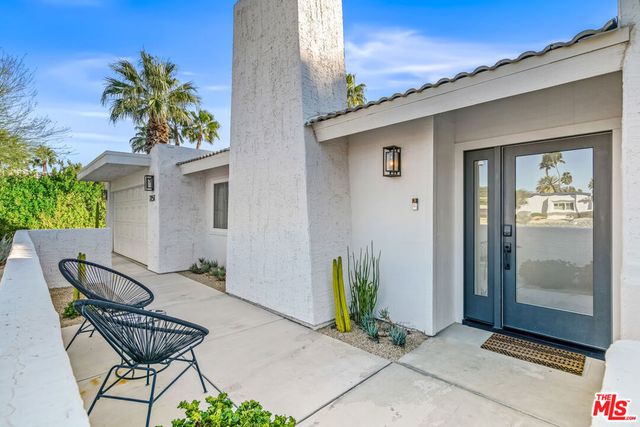 2251 E Calle Papagayo, Palm Springs, CA 92262