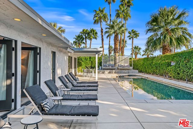 2251 E Calle Papagayo, Palm Springs, CA 92262