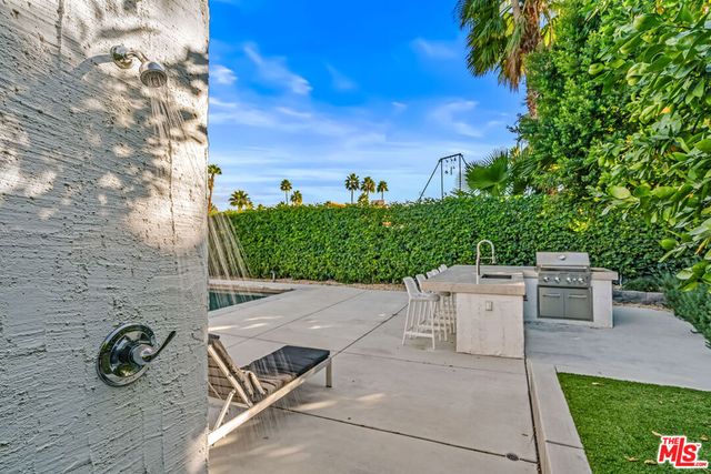 2251 E Calle Papagayo, Palm Springs, CA 92262