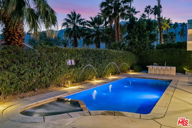 2251 E Calle Papagayo, Palm Springs, CA 92262