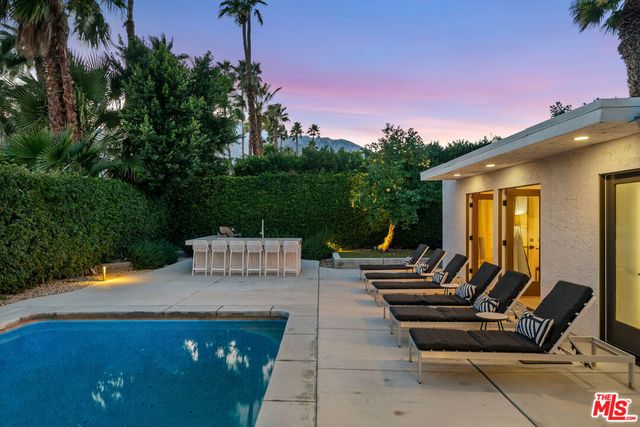 2251 E Calle Papagayo, Palm Springs, CA 92262