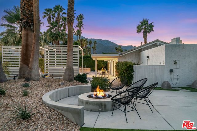 2251 E Calle Papagayo, Palm Springs, CA 92262