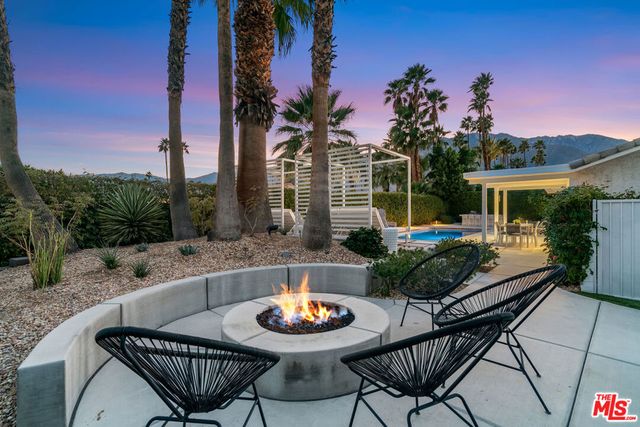 2251 E Calle Papagayo, Palm Springs, CA 92262